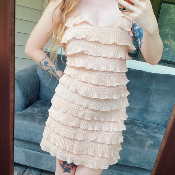 H&M Ruffle Tiered Pink Dress - Picture 5 of 5